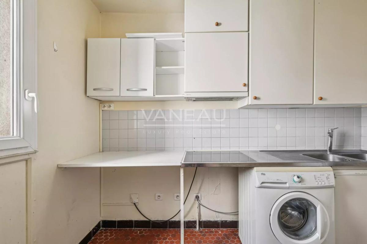 Paris XVe - Lecourbe - Studio lumineux au calme sur cour - profe