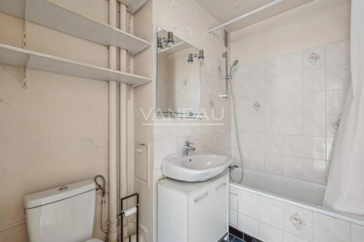 Paris XVe - Lecourbe - Studio lumineux au calme sur cour - profe