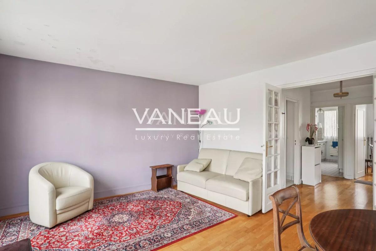 Paris XVe - Blomet - Appartement trois pièces avec vue dégagée