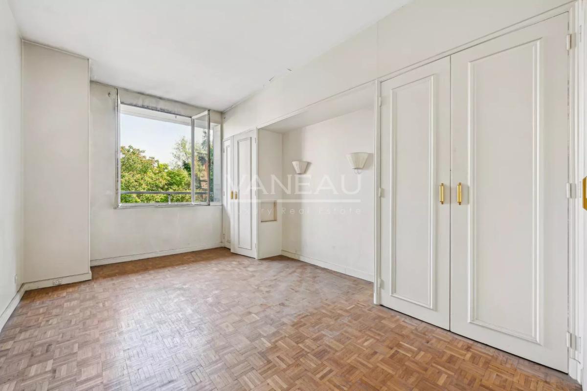 Boulogne-Billancourt - Deux pièces transformable en trois pièces