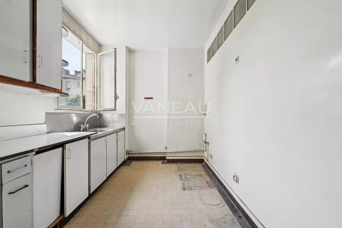 Boulogne-Billancourt - Deux pièces transformable en trois pièces