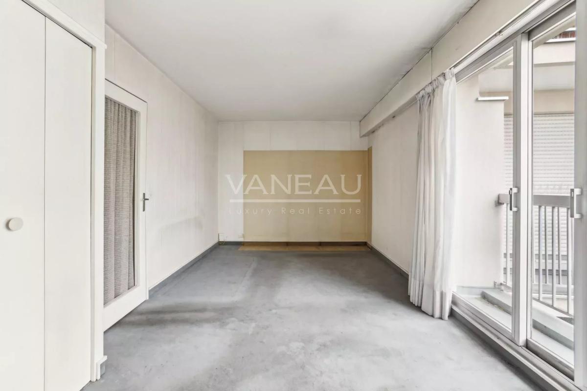 Paris XVIIIe - Studio sur jardin avec cave et possibilité  parki
