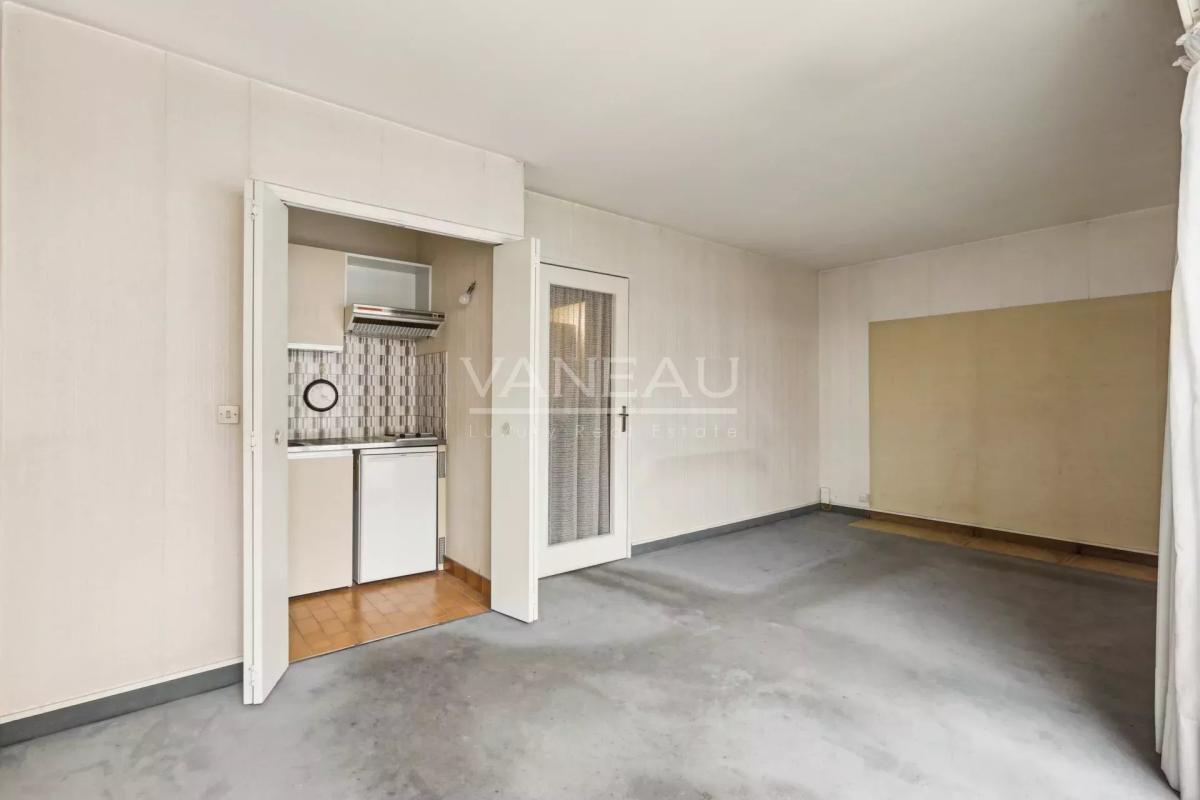 Paris XVIIIe - Studio sur jardin avec cave et possibilité  parki