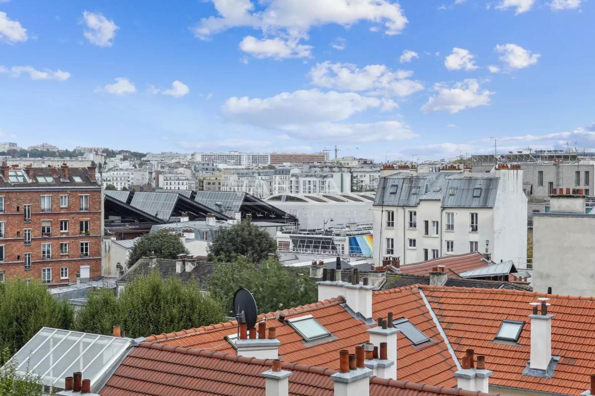 Paris XVIIIe - Studio sur jardin avec cave et possibilité  parki