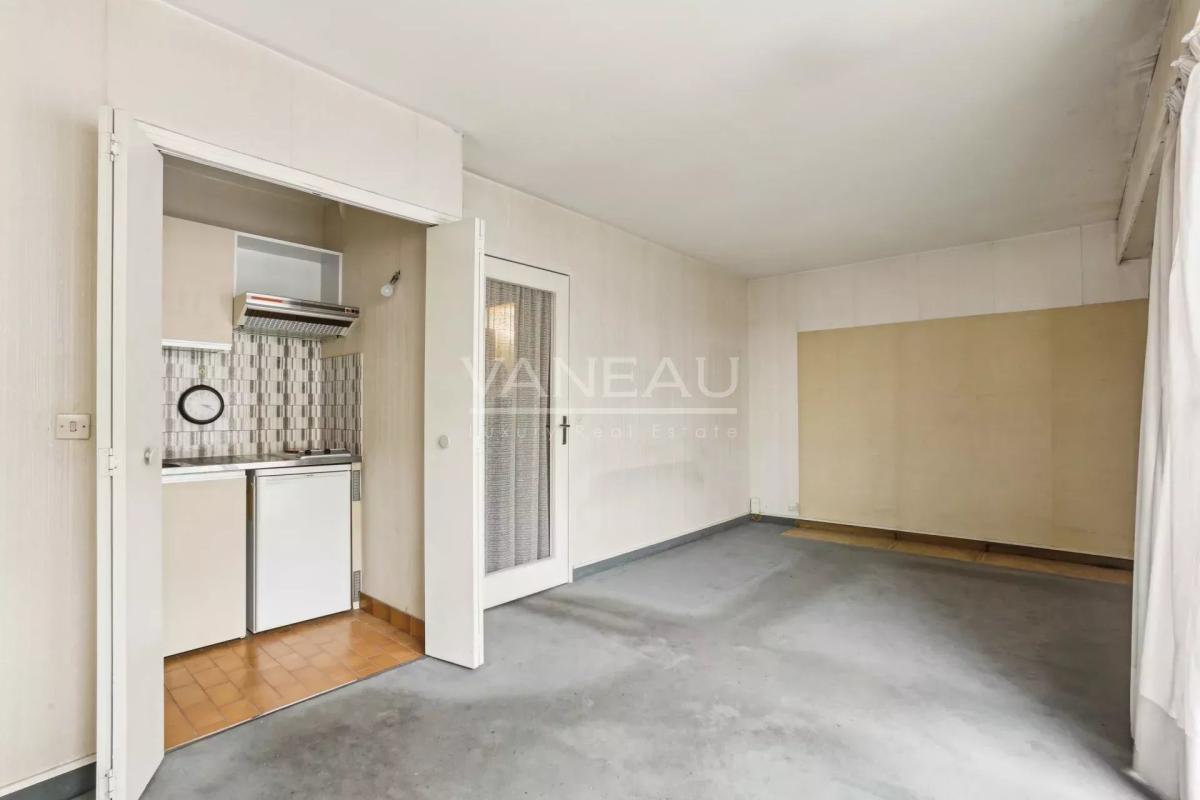 Paris XVIIIe - Studio sur jardin avec cave et possibilité  parki