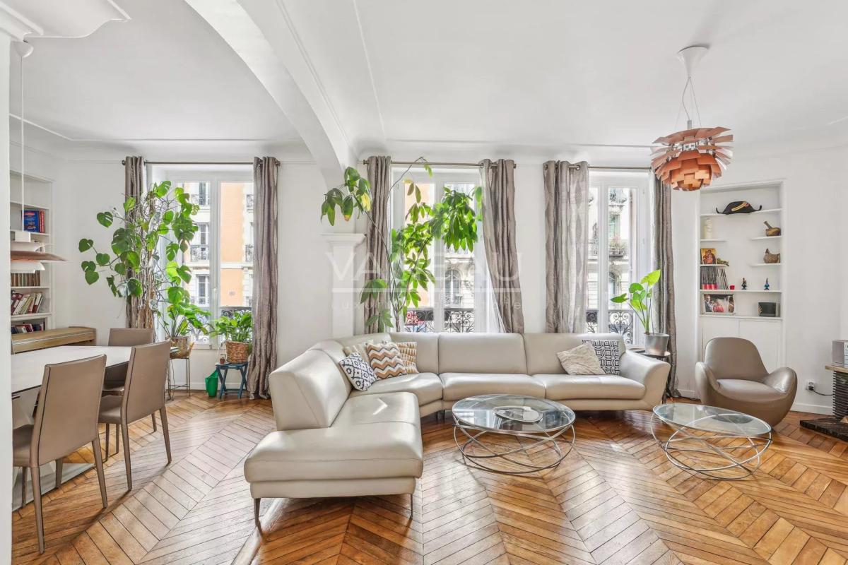 Paris Xème - Bel appartement familial de quatre pièces en parfai