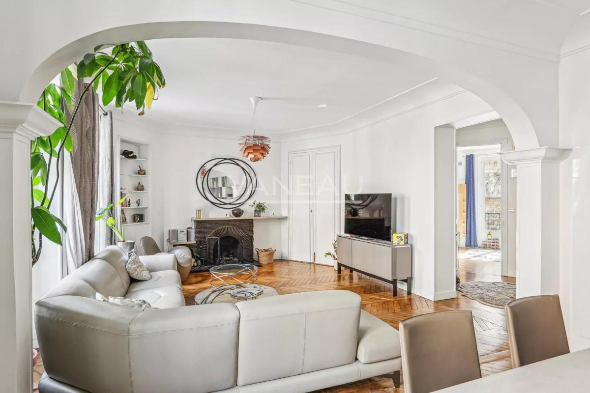 Paris Xème - Bel appartement familial de quatre pièces en parfai