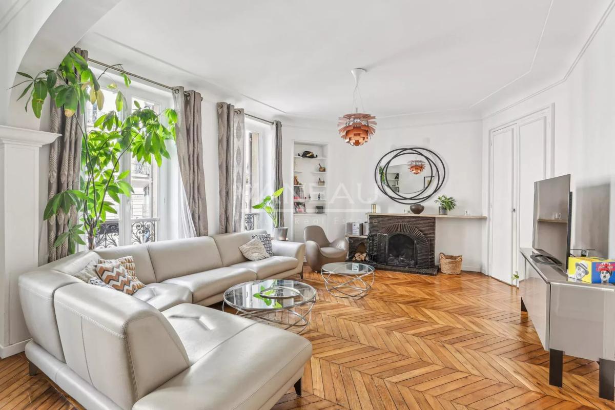 Paris Xème - Bel appartement familial de quatre pièces en parfai