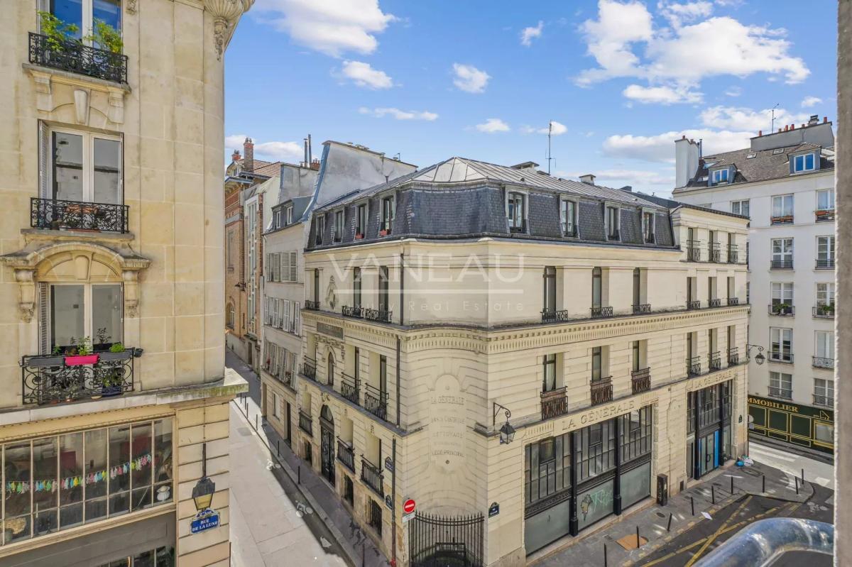 PARIS Ⅱème - Grand Rex - Rue de la Lune - Charme, luminosité et 
