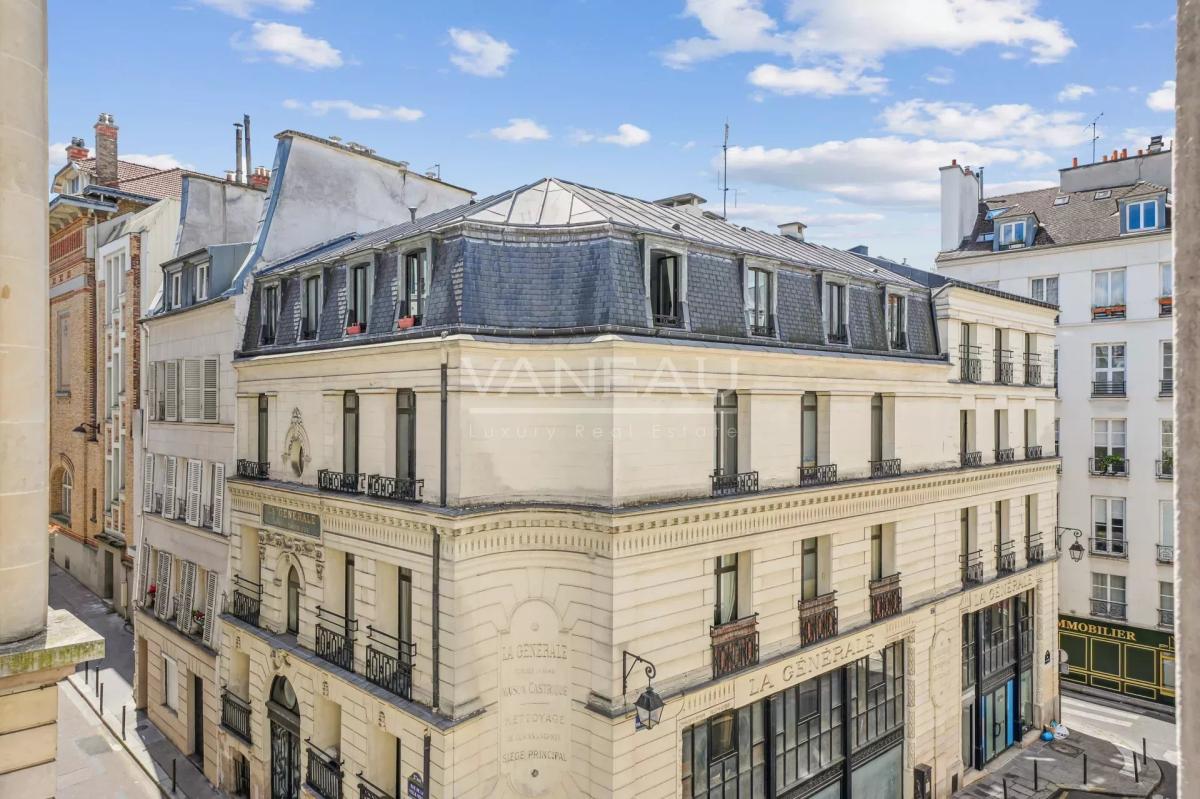 PARIS Ⅱème - Grand Rex - Rue de la Lune - Charme, luminosité et 