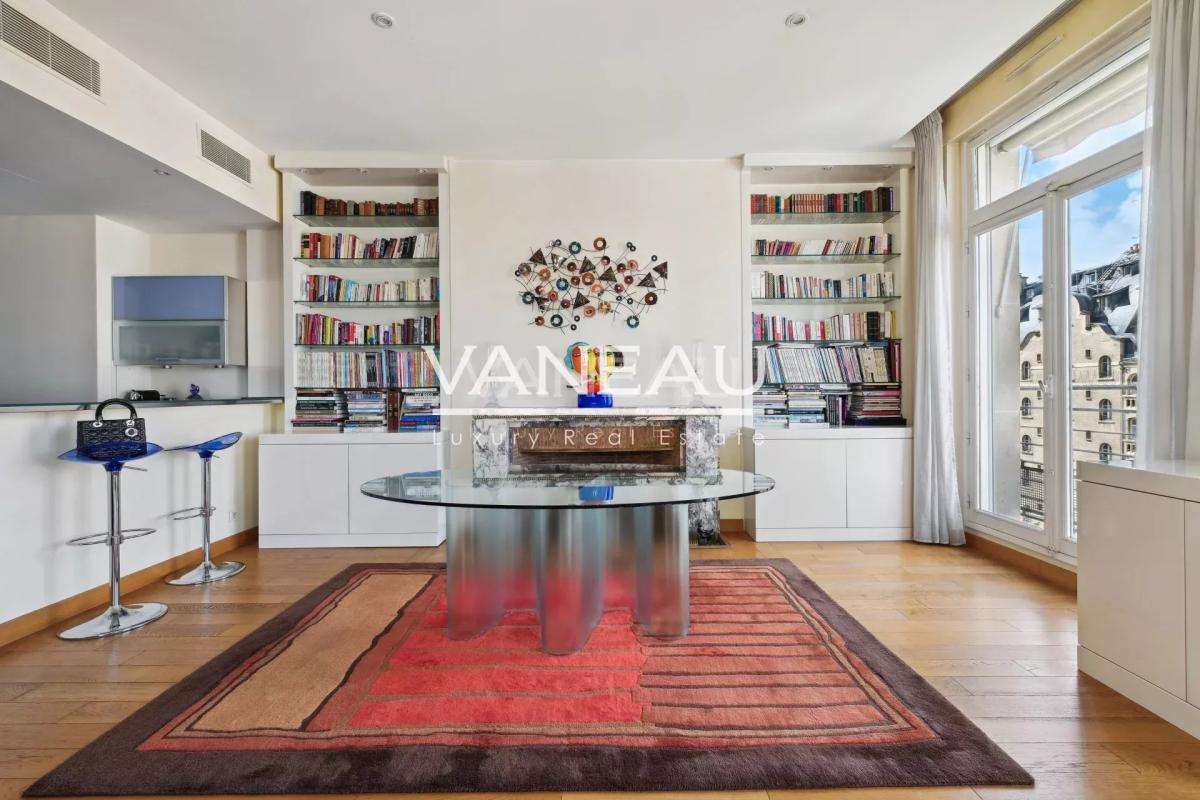 Paris XVI Longchamp, appartement familial en étage élevé.