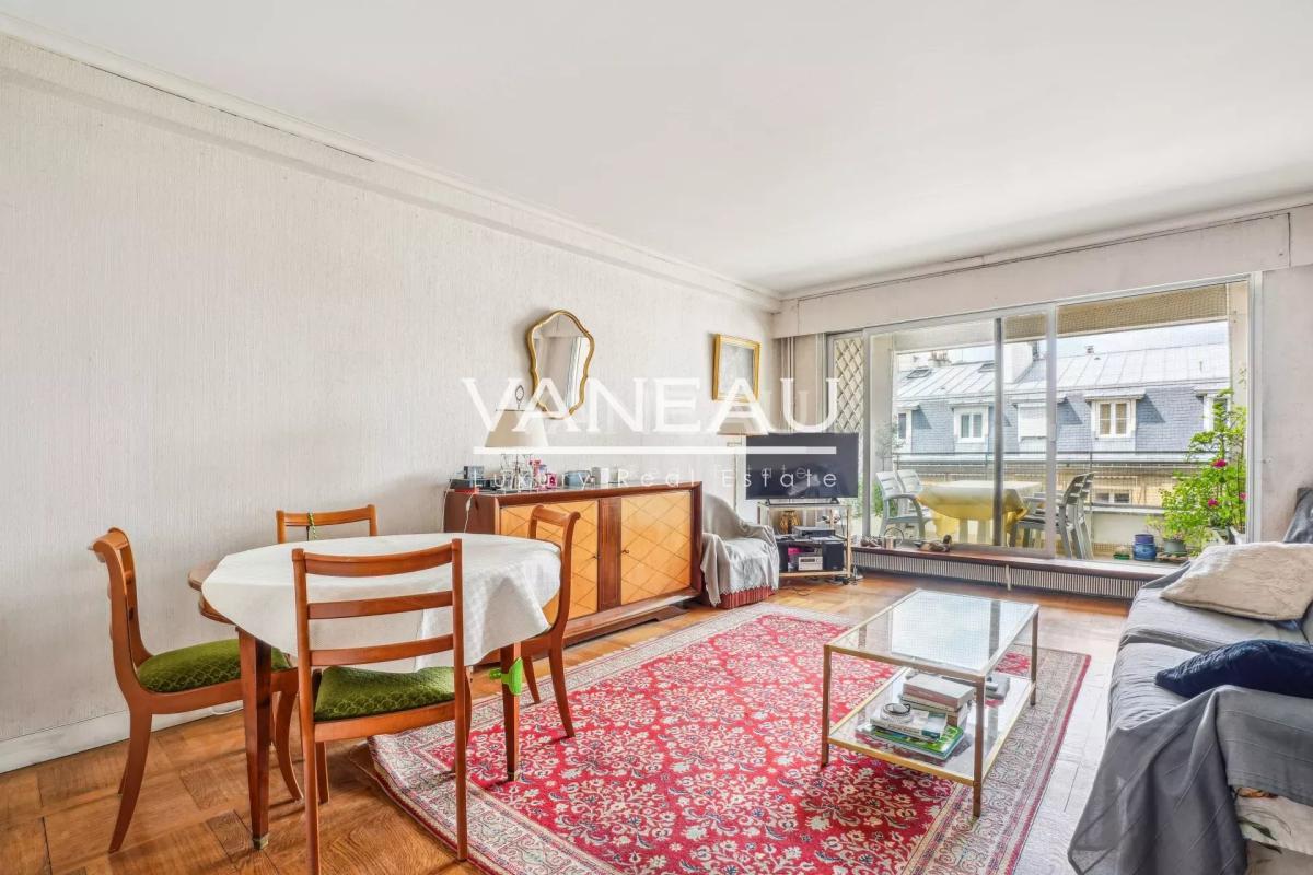 Paris VIIIe - Appartement à rénover, idéal pied à terre