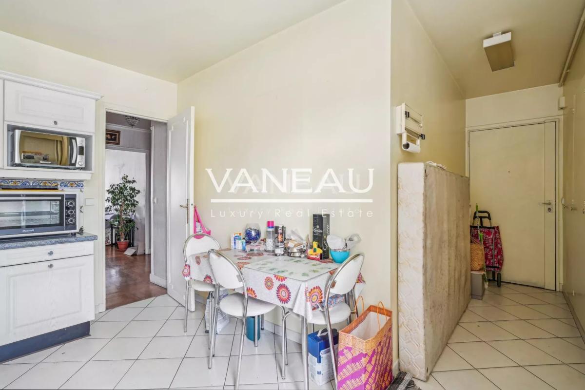 Paris VIIIe - Appartement à rénover, idéal pied à terre