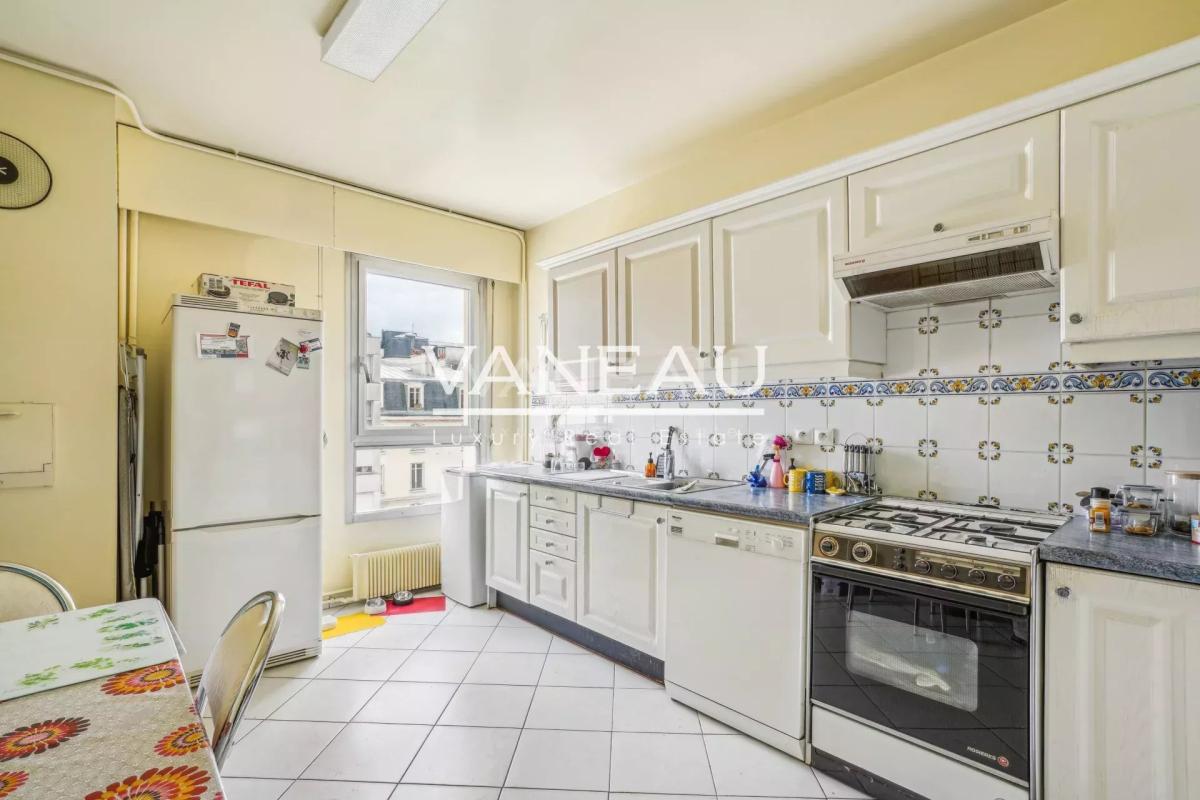Paris VIIIe - Appartement à rénover, idéal pied à terre