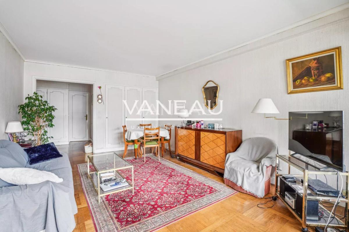 Paris VIIIe - Appartement à rénover, idéal pied à terre