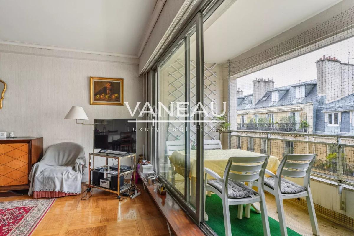 Paris VIIIe - Appartement à rénover, idéal pied à terre