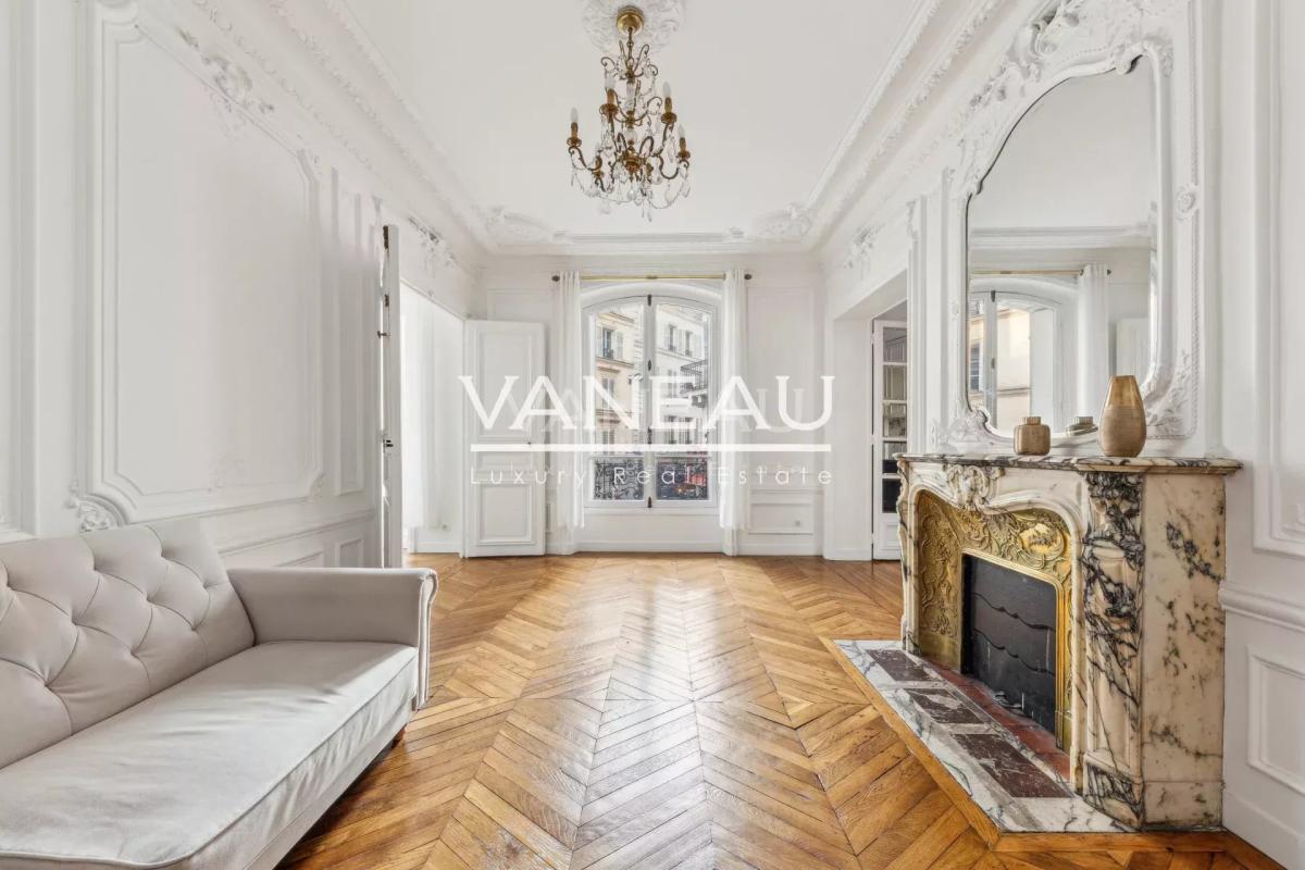 PARIS VIIIe - Appartement familial et de réception