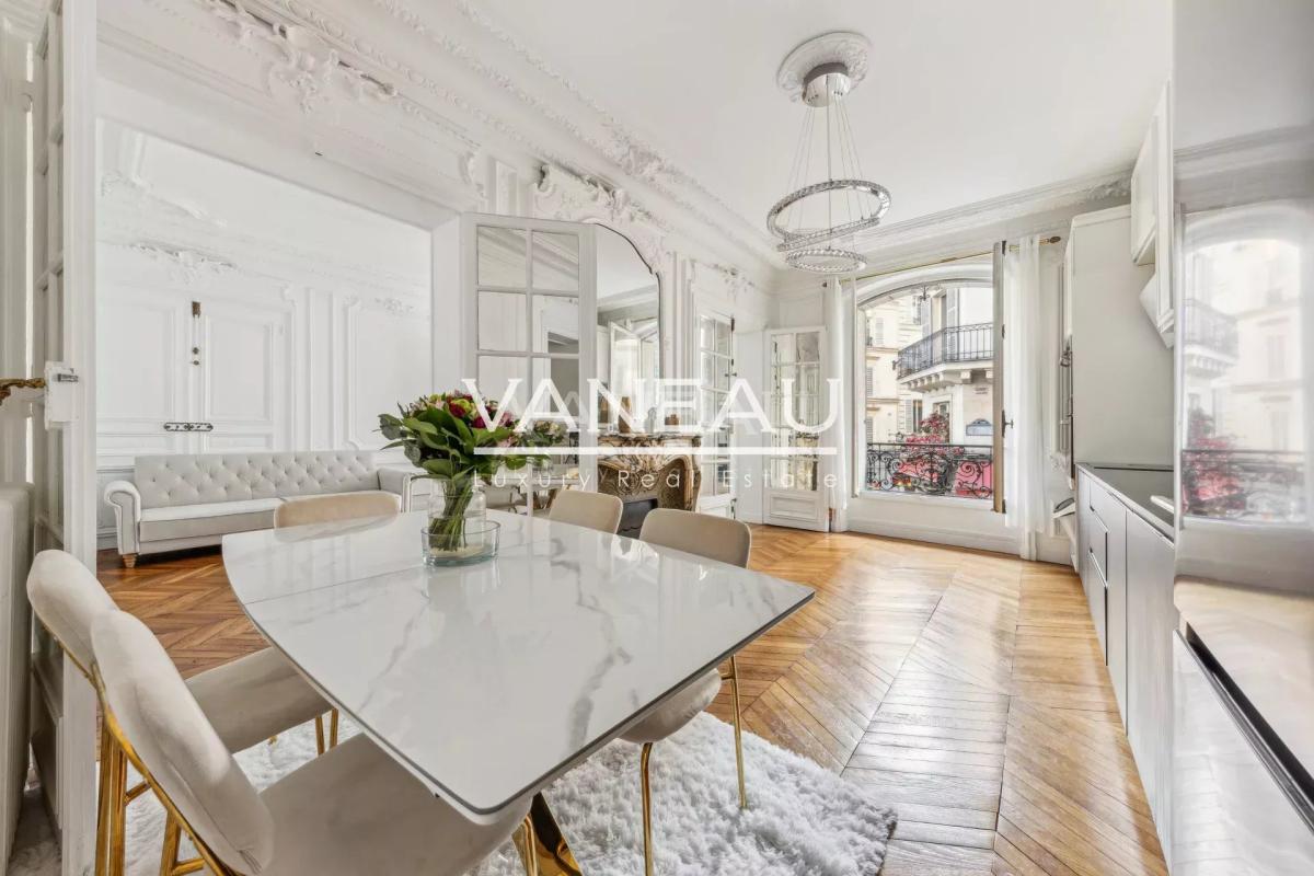 PARIS VIIIe - Appartement familial et de réception