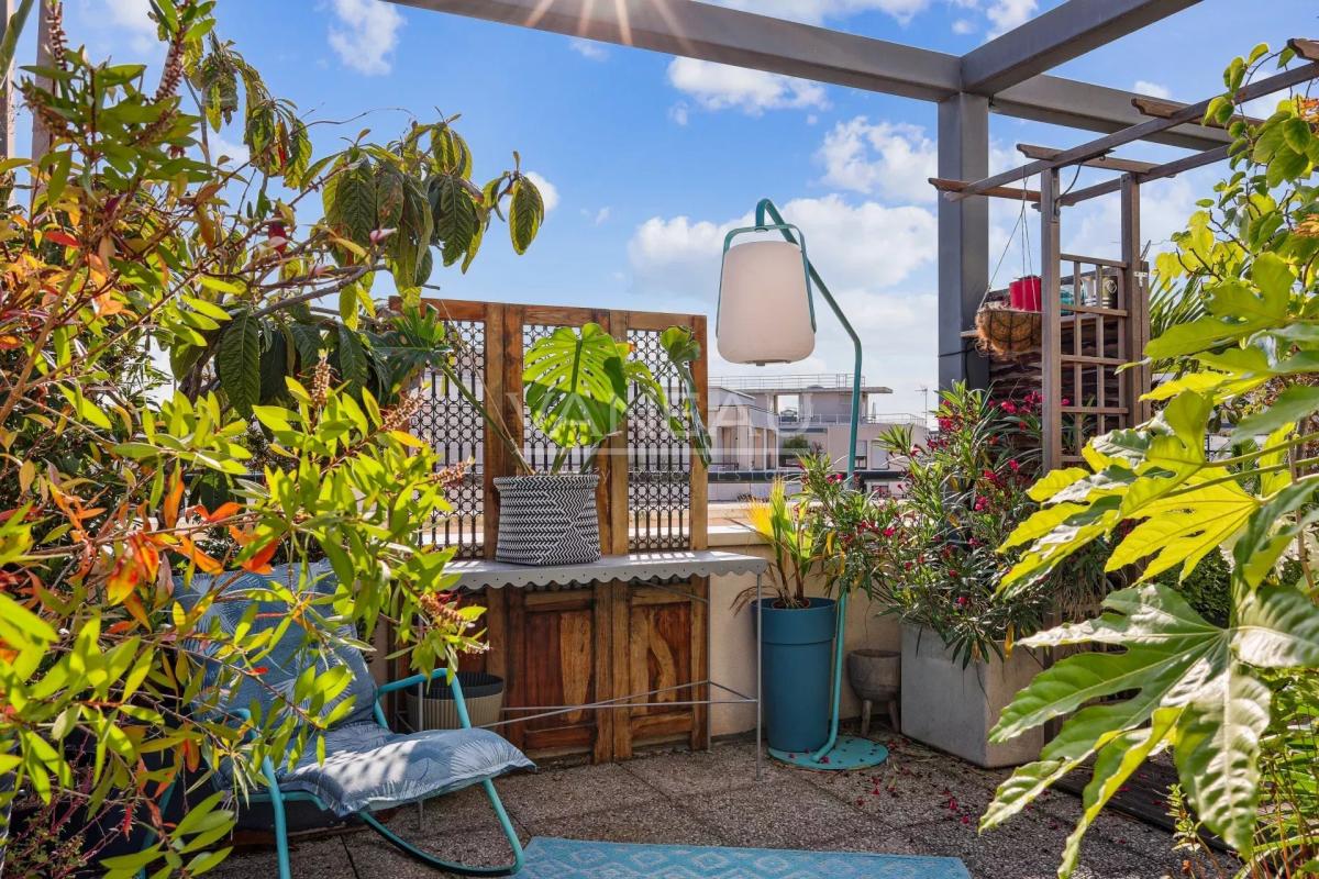 Dernier étage avec terrasse