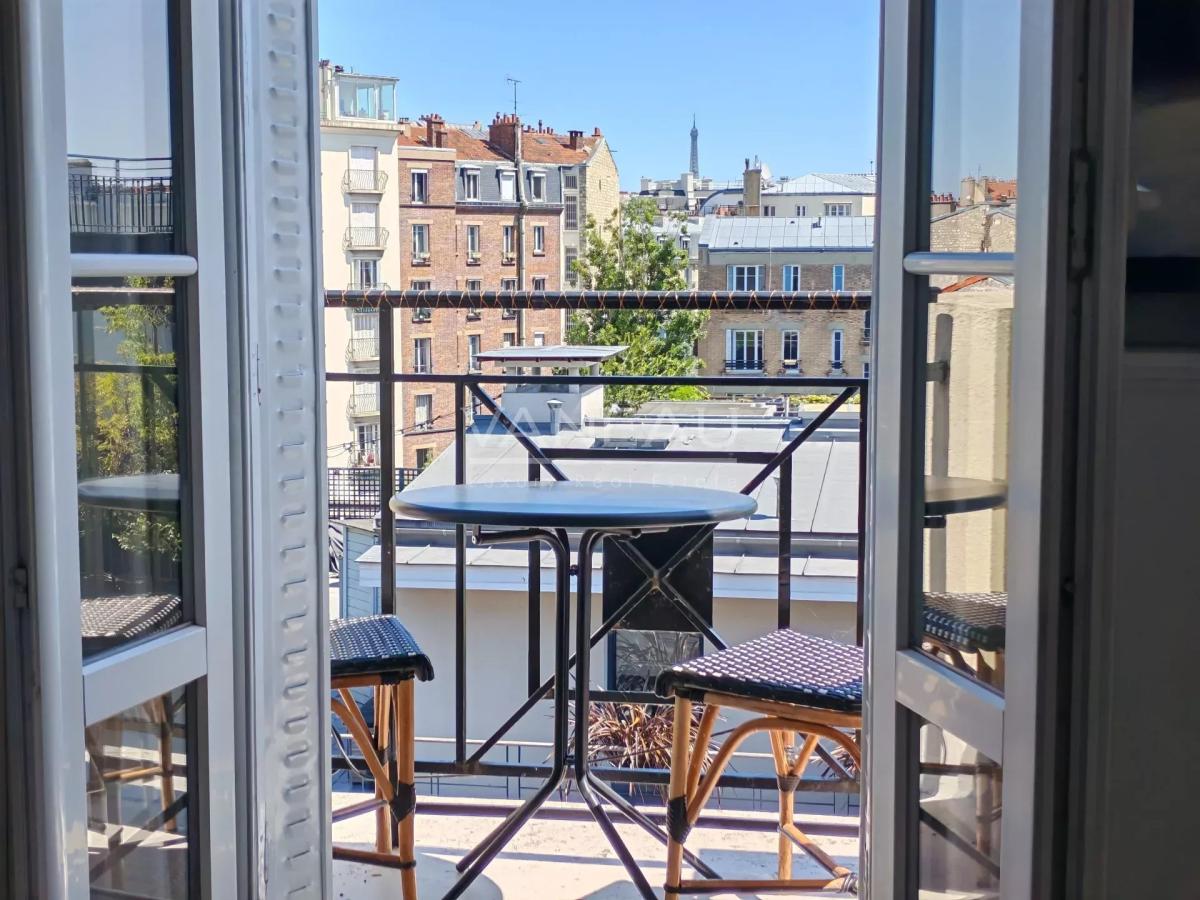 Boulogne Nord - luxueux trois pièces au dernier étage, balcons, 