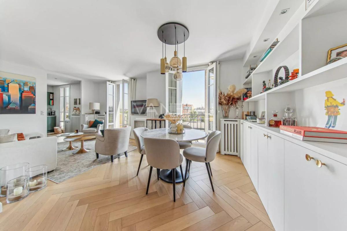 Boulogne Nord - luxueux trois pièces au dernier étage, balcons, 