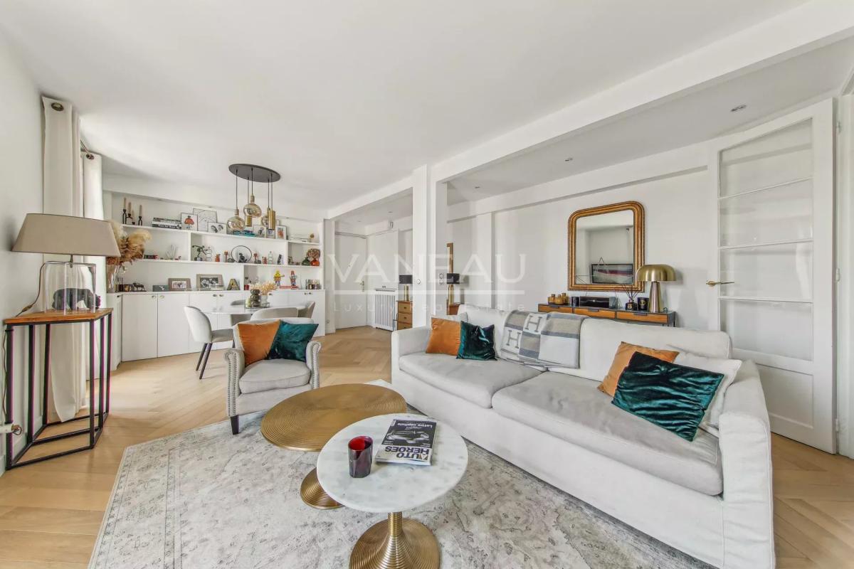 Boulogne Nord - luxueux trois pièces au dernier étage, balcons, 