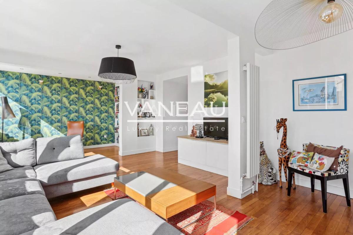 Appartement familial en dernier étage avec quatre chambres