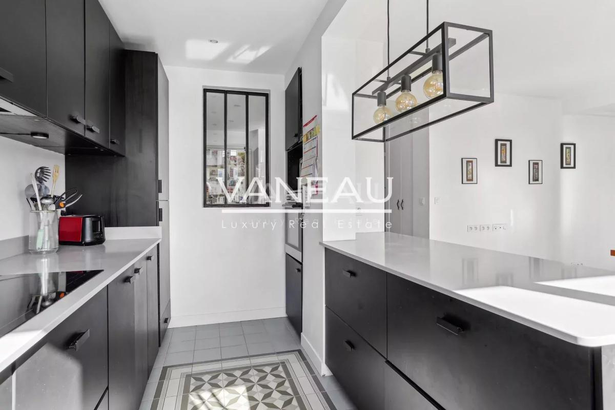 Appartement familial en dernier étage avec quatre chambres