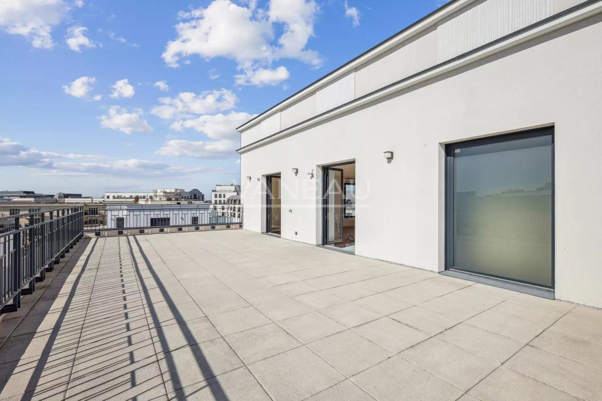 Appartement avec terrasses au dernier étage