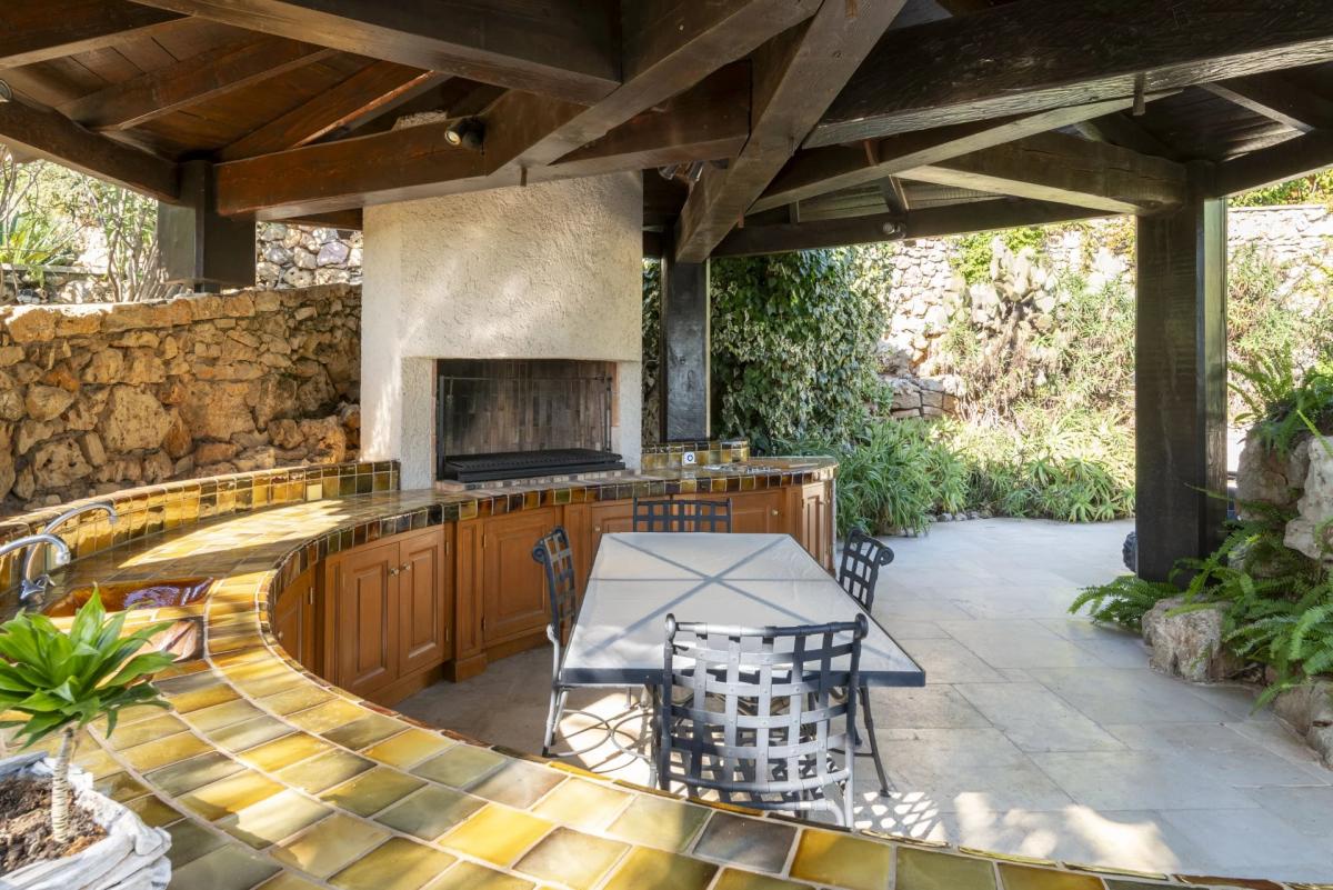 Antibes, Villa Contemporaine avec vue mer panoramique à vendre