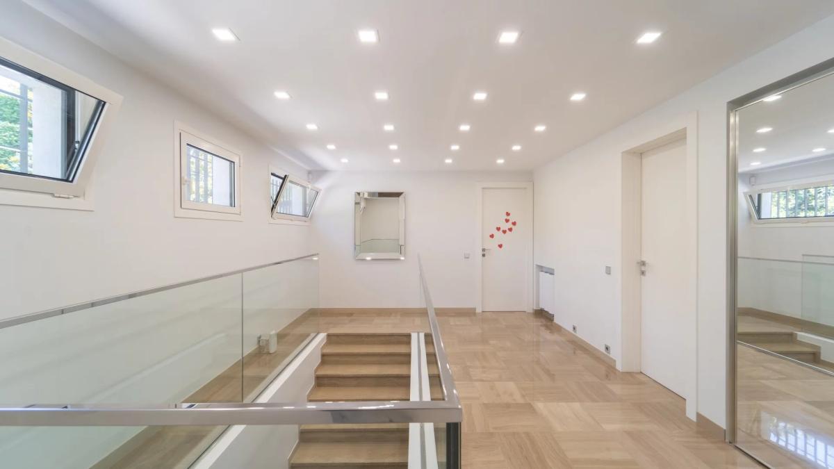 Antibes, Villa Contemporaine avec vue mer panoramique à vendre