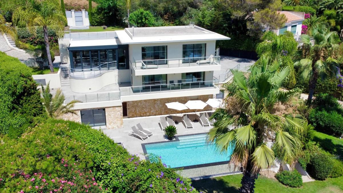 SUPER CANNES VILLA CONTEMPORAINE VUE MER A VENDRE