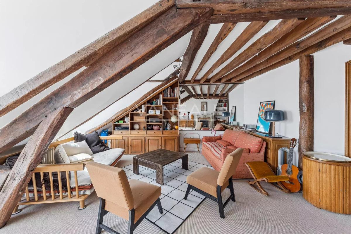 Paris IV- Ile Saint-Louis- Charmant appartement de 64m² avec vue
