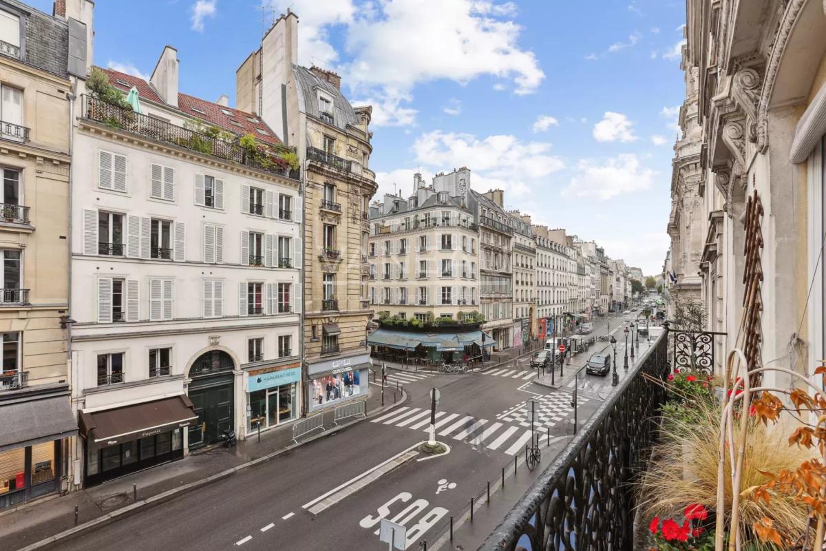 Paris Xème - Magnifique duplex avec balcon -