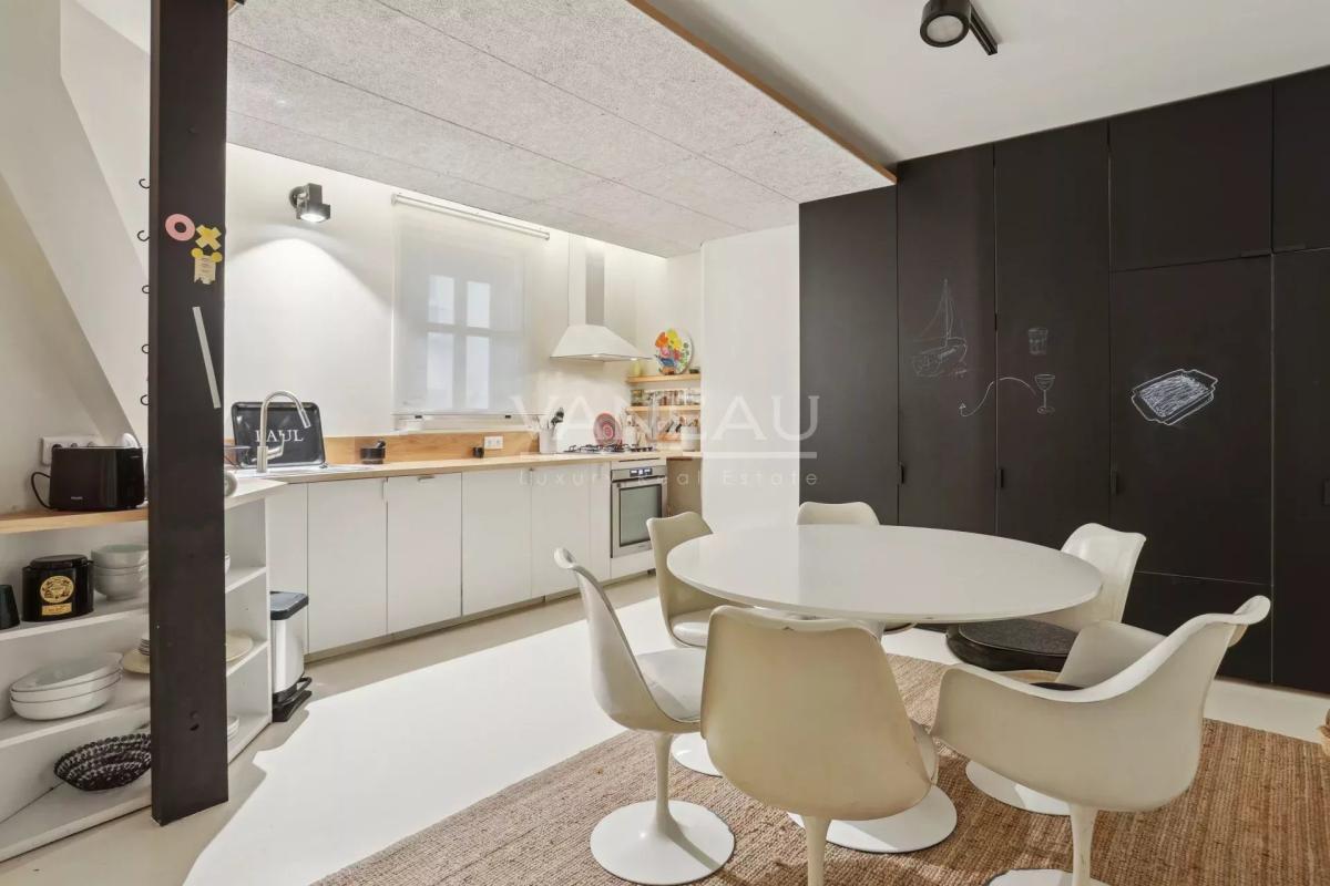 Paris Xème - Magnifique duplex avec balcon -