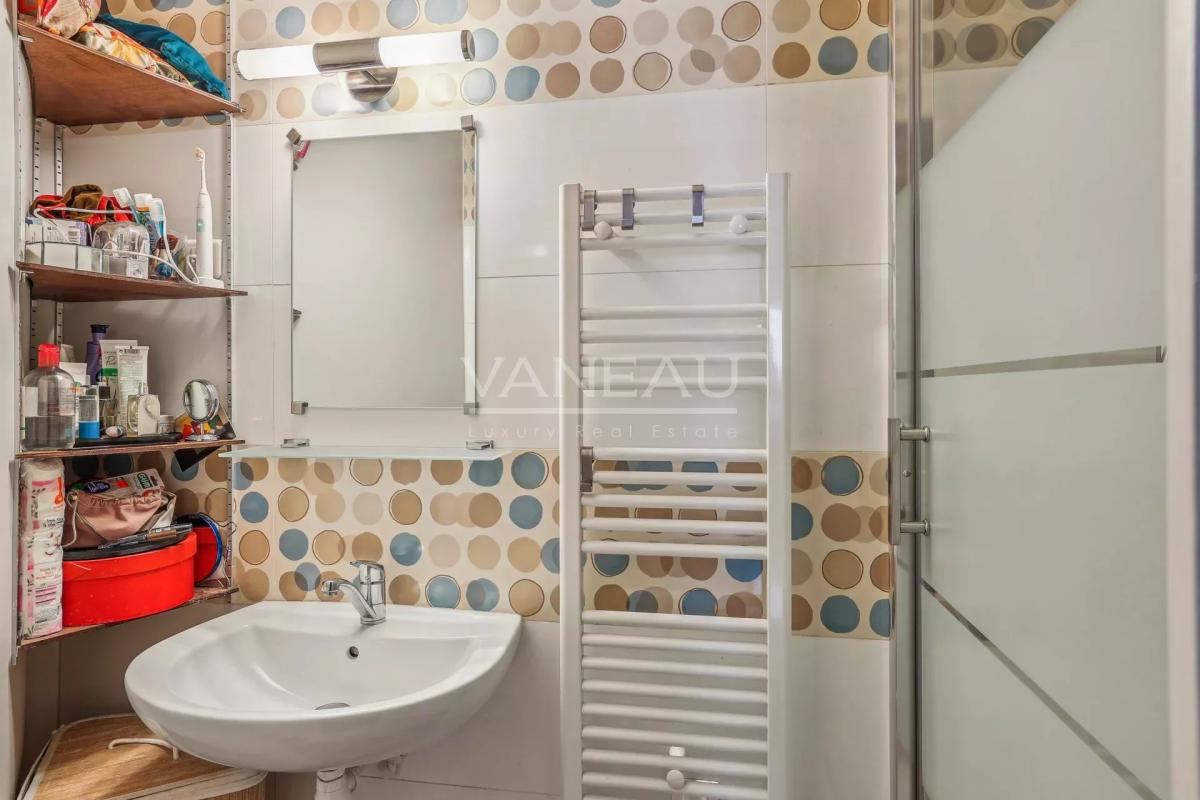 Paris Xème - Charmant deux pièces - Pied à terre idéal -