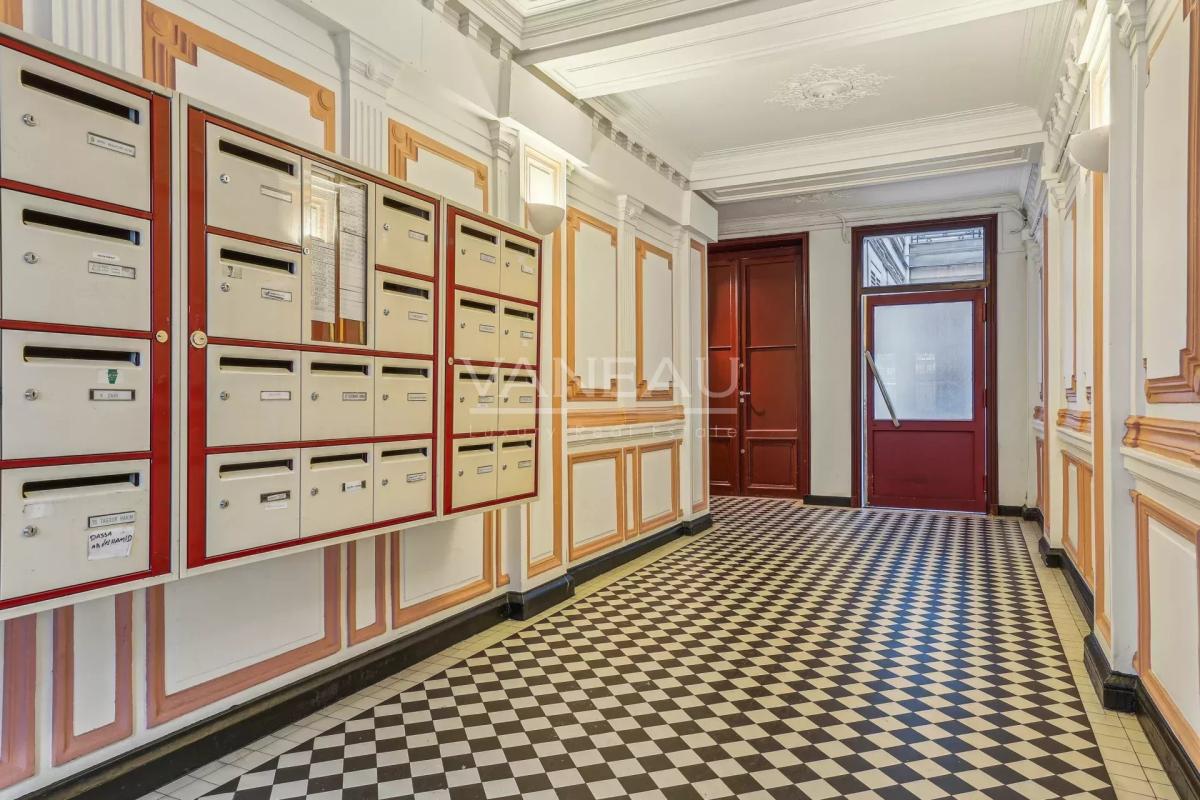 Paris Xème - Charmant deux pièces - Pied à terre idéal -