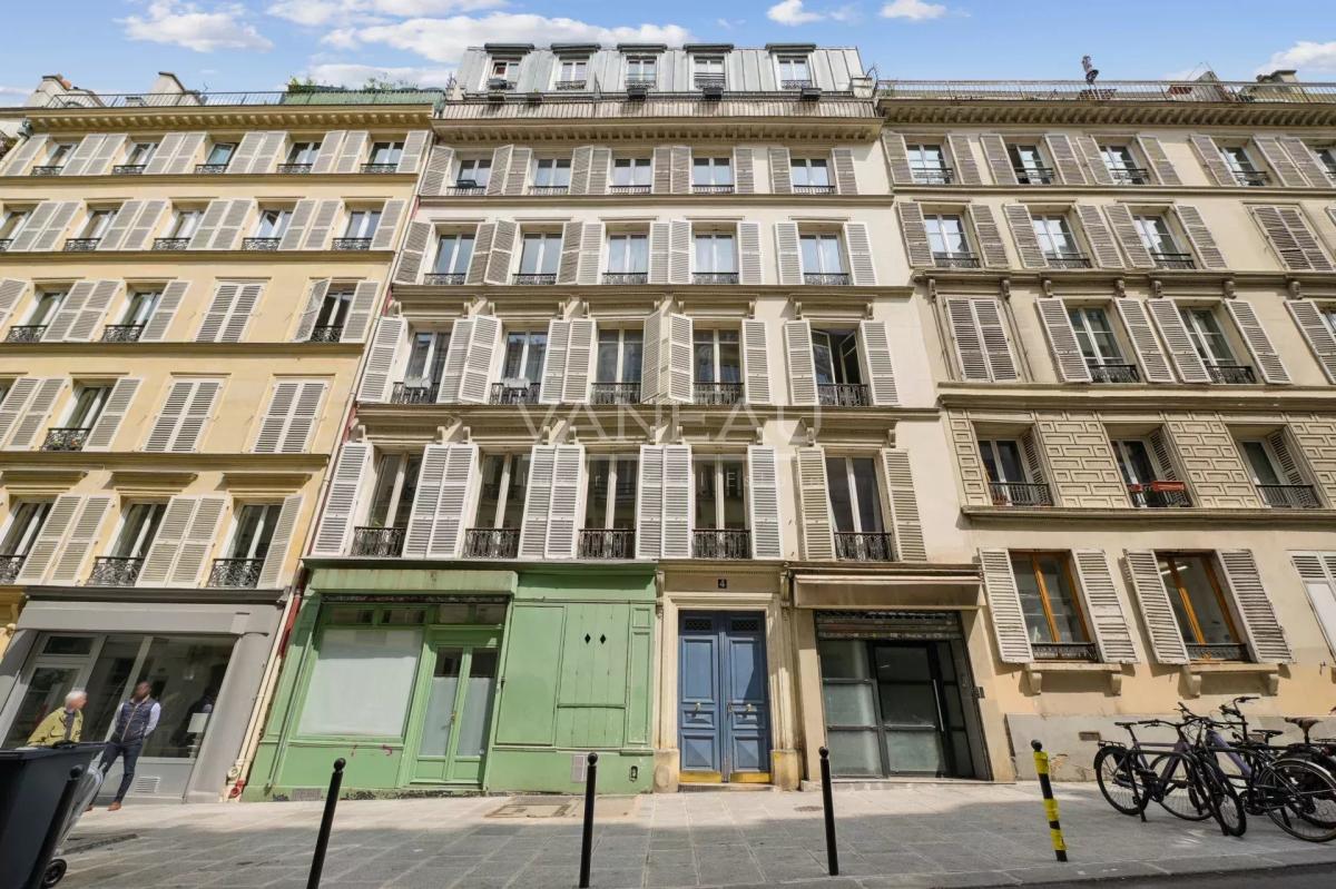 Paris IXème - Rue Mansart - Six pièces en triplex - Habitation e
