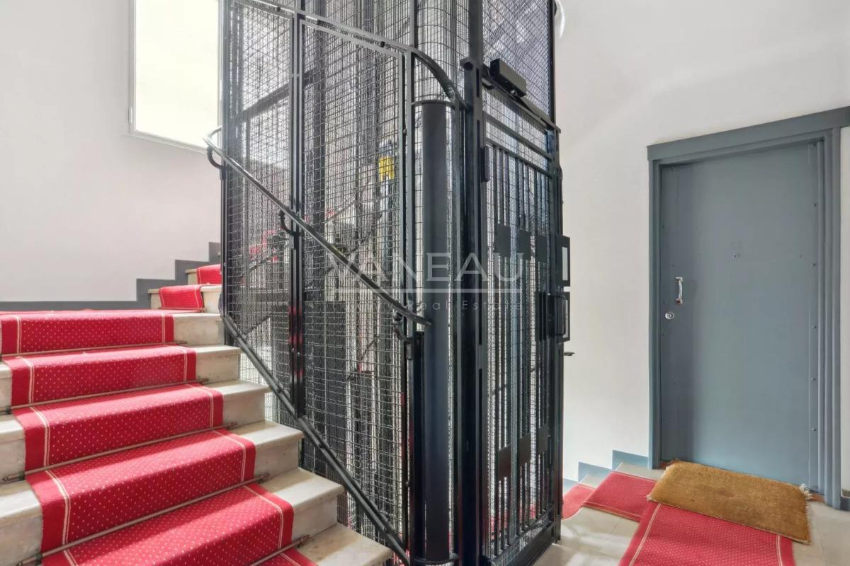 Paris XVIIIème - Grandes Carrières - Bel appartement de sept piè
