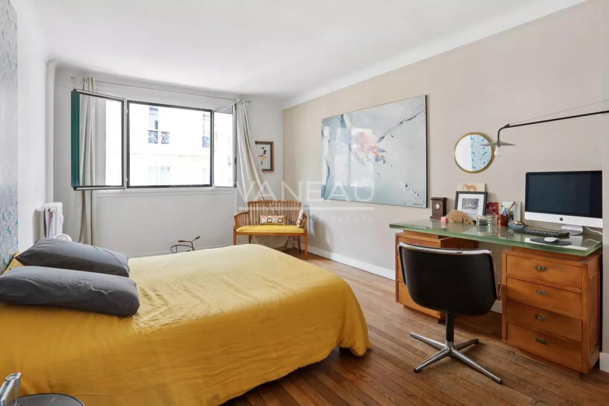 Paris XVIIIème - Grandes Carrières - Bel appartement de sept piè
