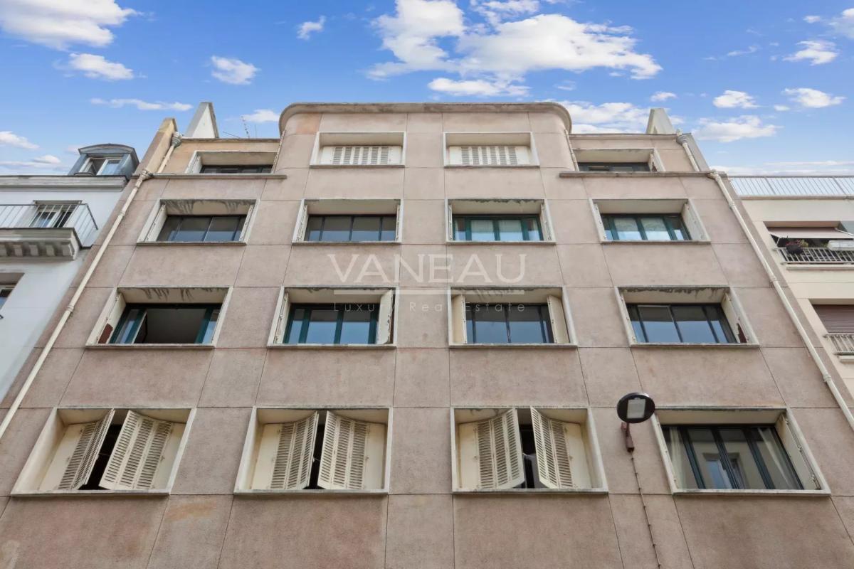 Paris XVIIIème - Grandes Carrières - Bel appartement de sept piè
