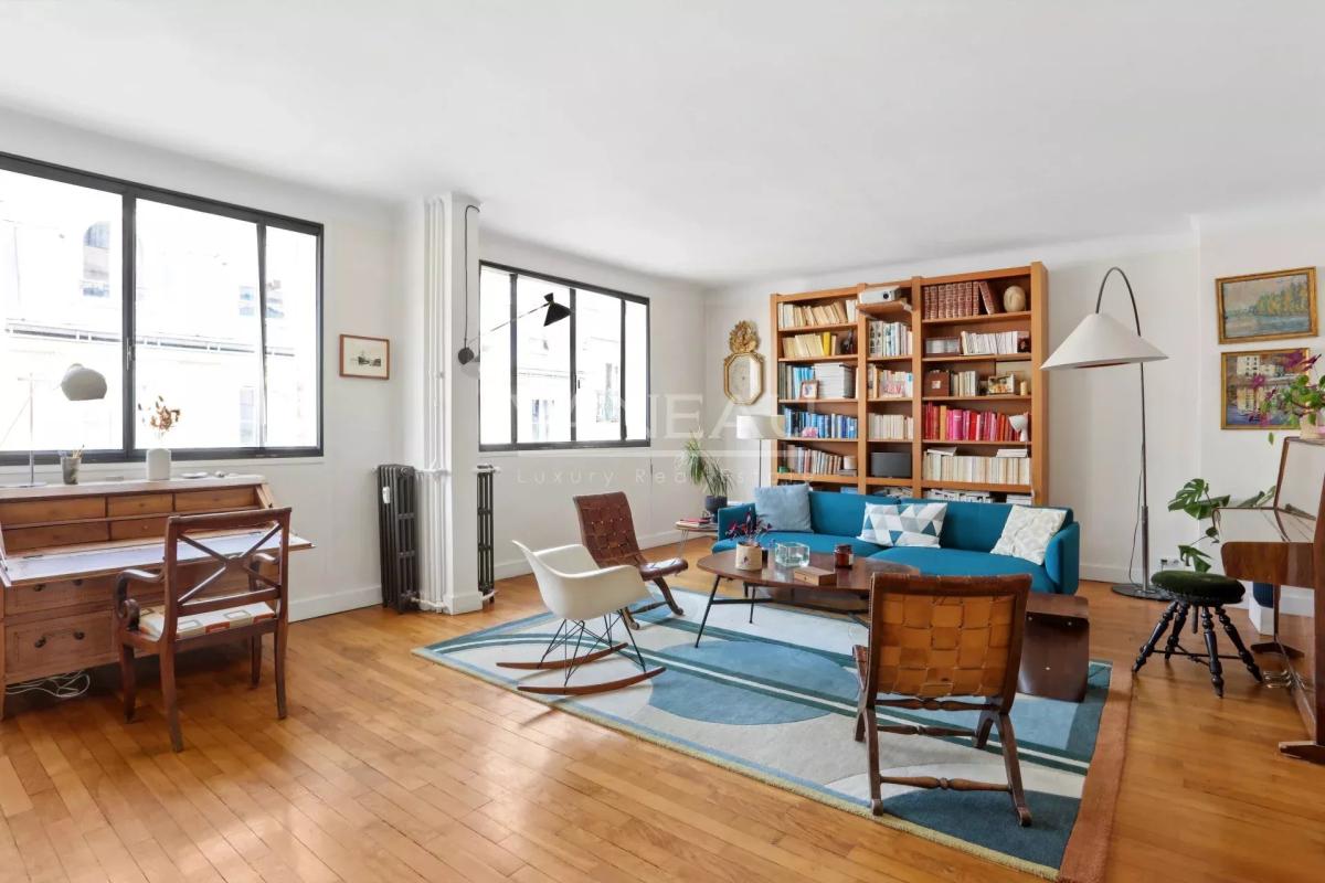 Paris XVIIIème - Grandes Carrières - Bel appartement de sept piè