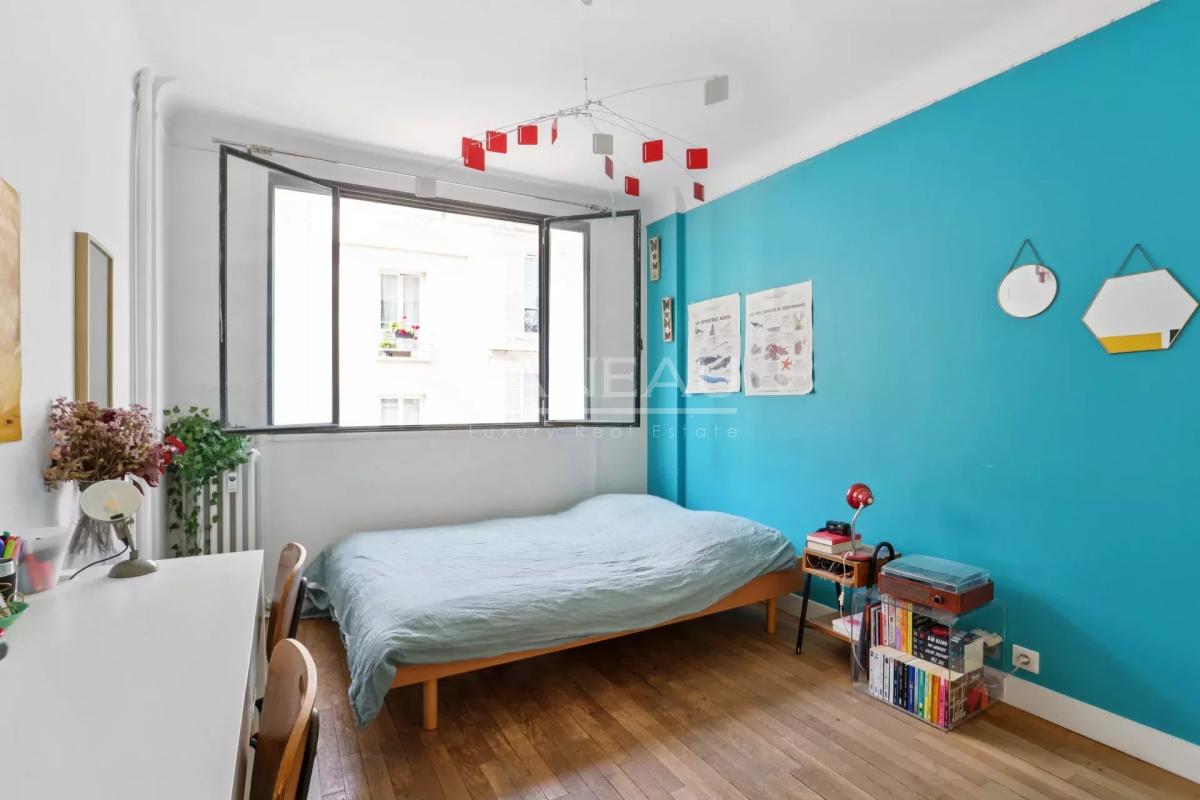 Paris XVIIIème - Grandes Carrières - Bel appartement de sept piè