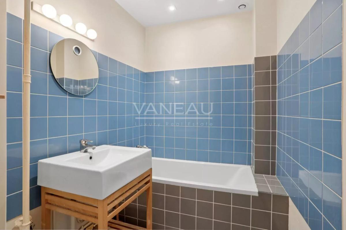 Paris XVIIIème - Grandes Carrières - Bel appartement de sept piè