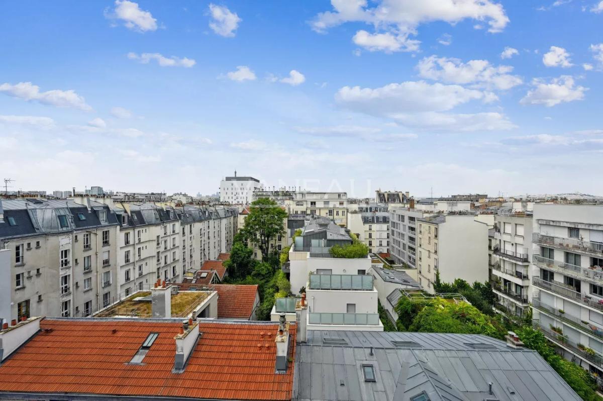 Paris XVe - Montparnasse - Appartement trois pièces en dernier é