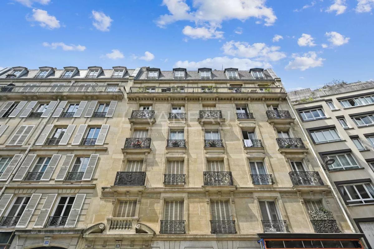 Paris XVe - Montparnasse - Appartement trois pièces en dernier é