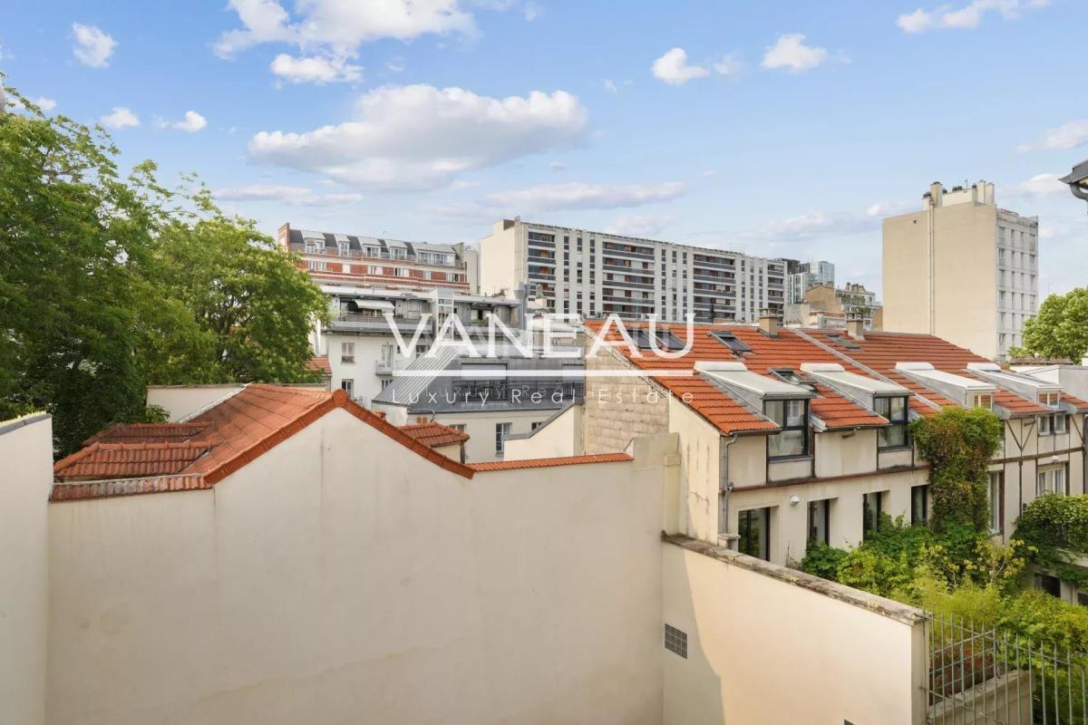 Paris XVe - Blomet - Appartement trois pièces avec vue dégagée