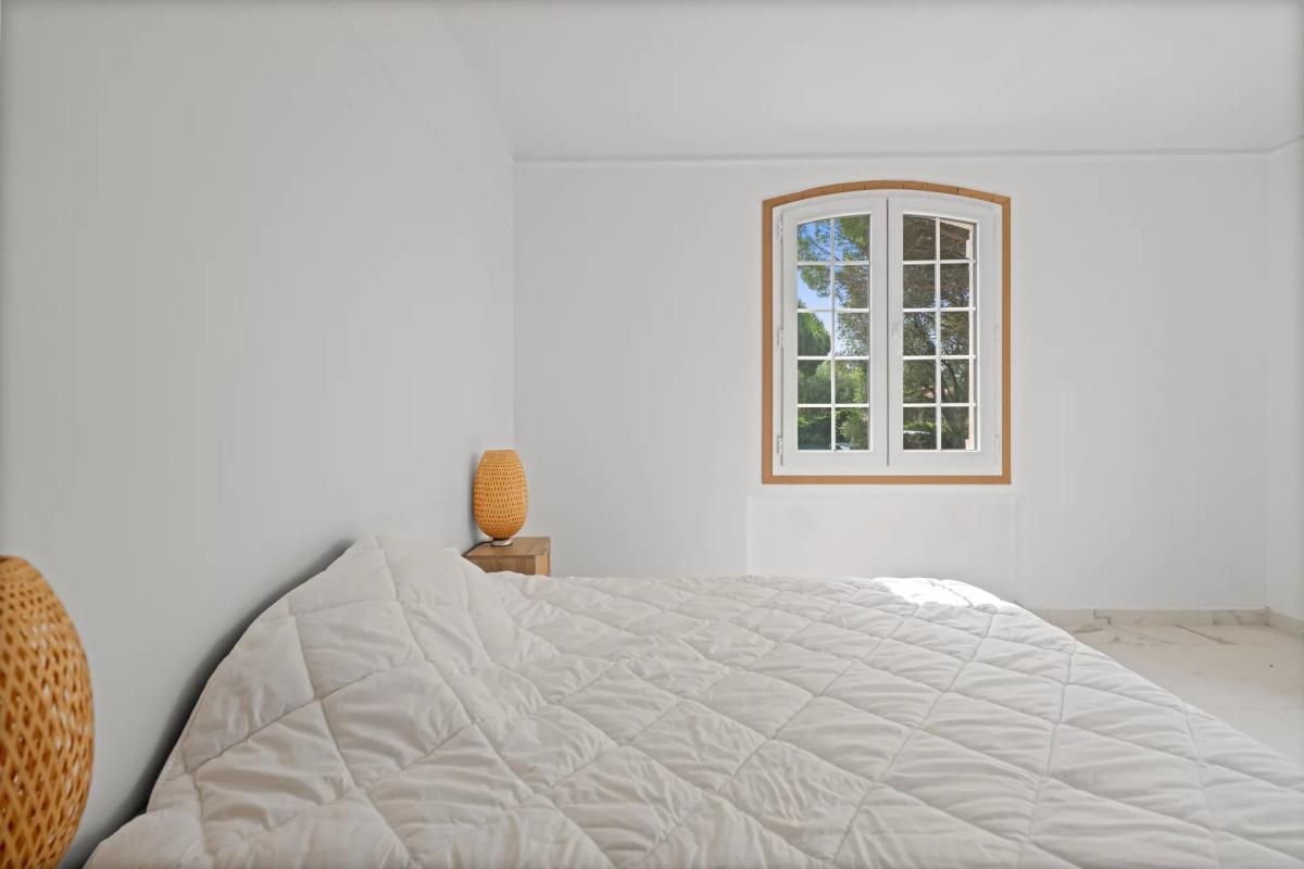 Mougins - Villa entièrement rénovée avec Tennis à vendre