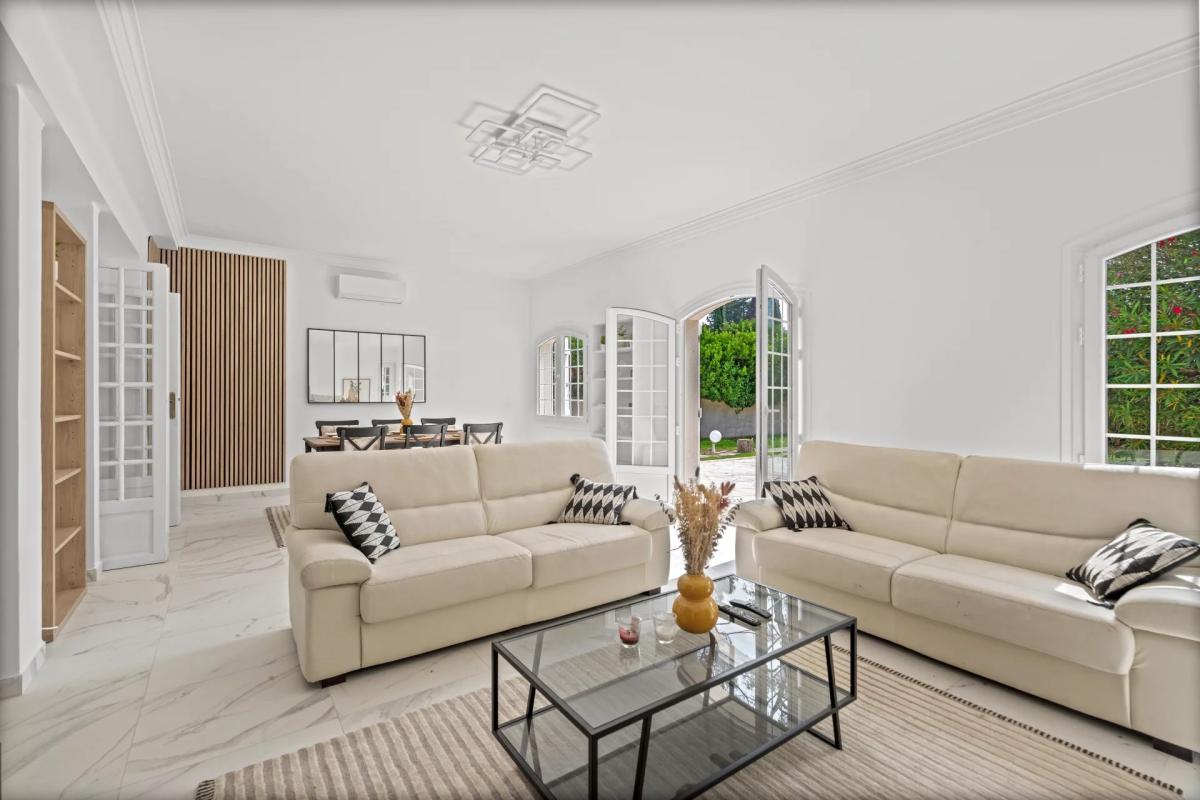 Mougins - Villa entièrement rénovée avec Tennis à vendre