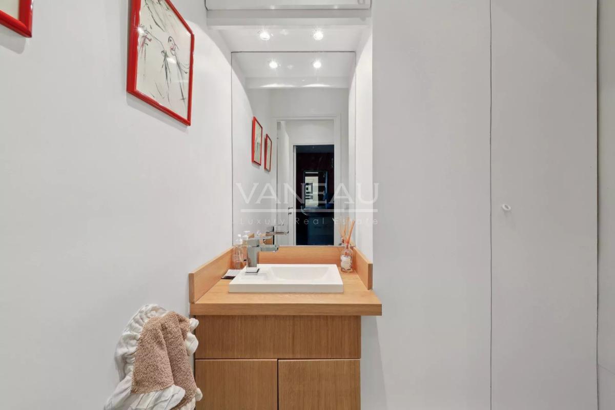PARIS XVIe - Suchet - Raffet -  Etage élevé, vues dégagées.